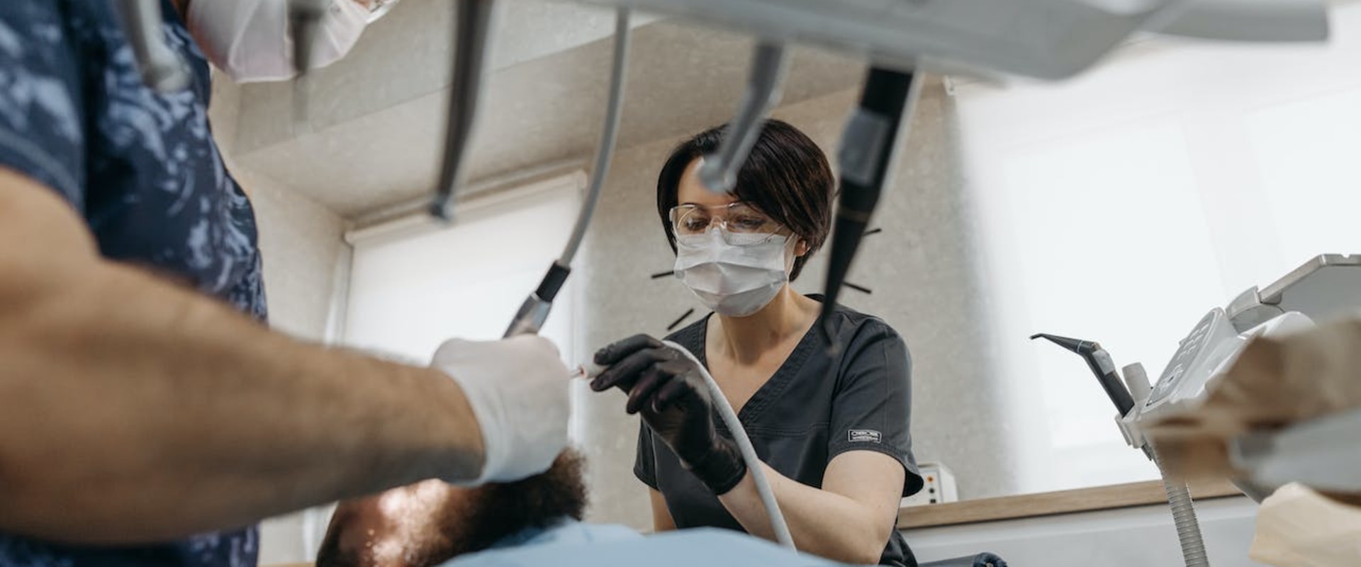 Why You Should Choose An Endodontist In San Antonio Over An Invisalign